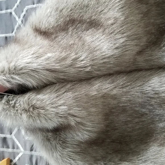 Faux Fur Shawl - Picture 5 of 6